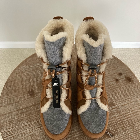 Sorel Joan of Arctic Wedge II Shearling Boot - Picture 7 of 10